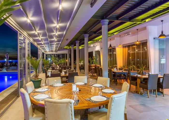 Marina Hotel 4*