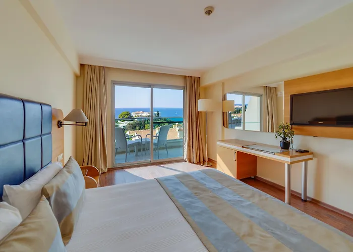 Marina Hotel