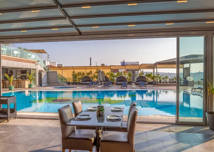 Marina Hotel