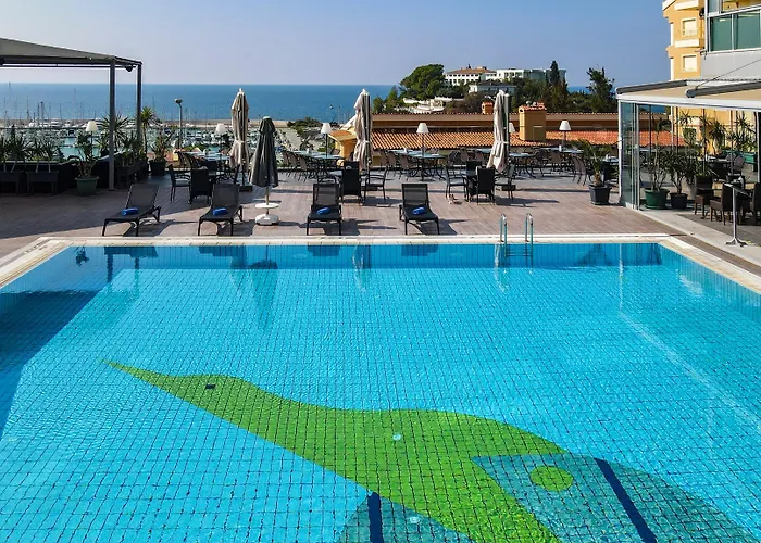 Marina Hotel