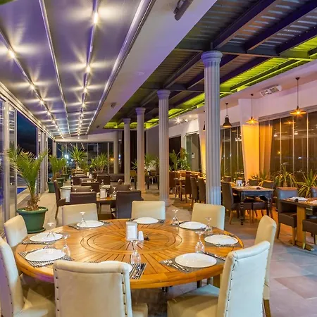 Marina Hotell 4*